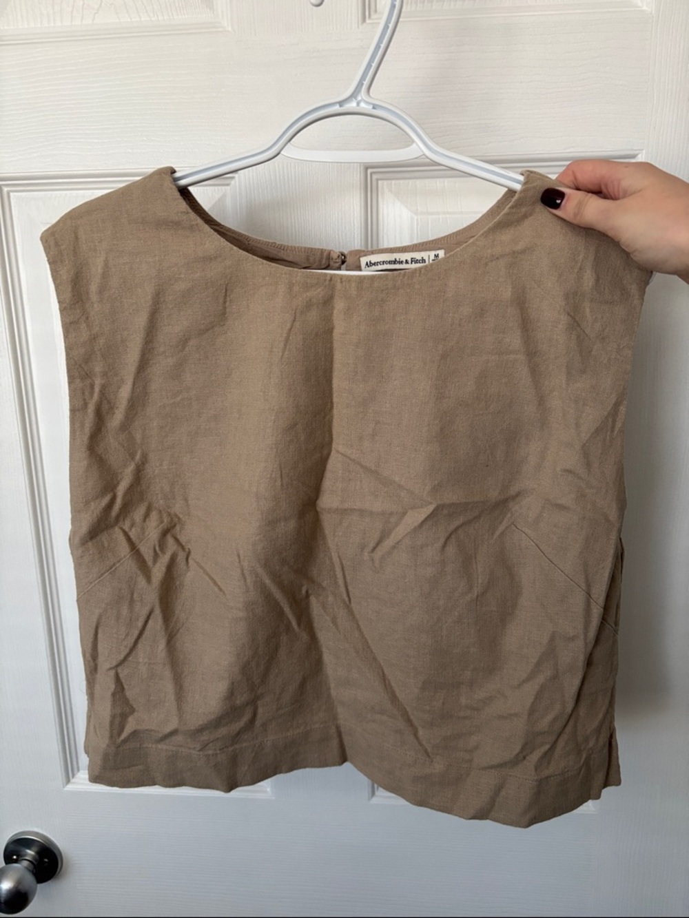 Abercrombie & Fitch Sleeveless Linen-Blend Top in Taupe Brown